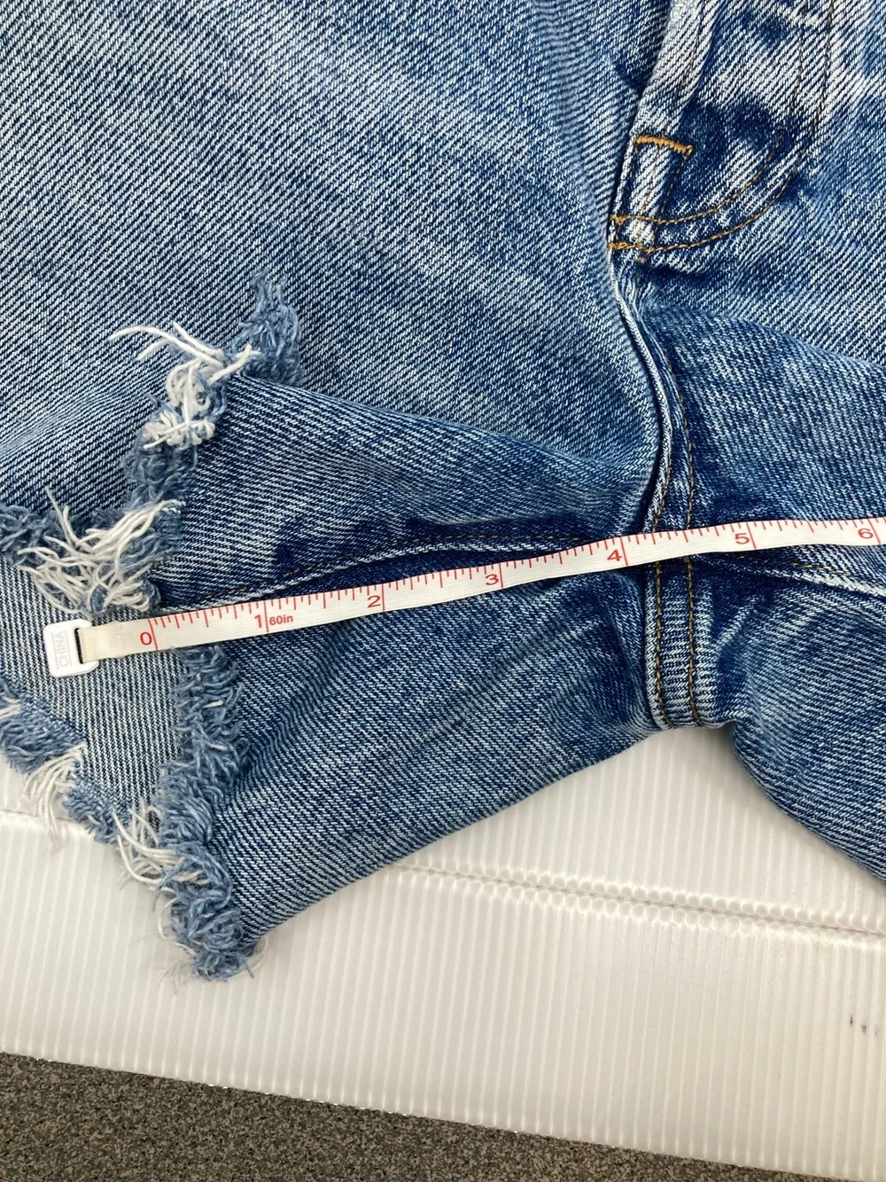 Agolde Parker High Rise Denim Cutoff Shorts Medium Wash Frayed Hem S637